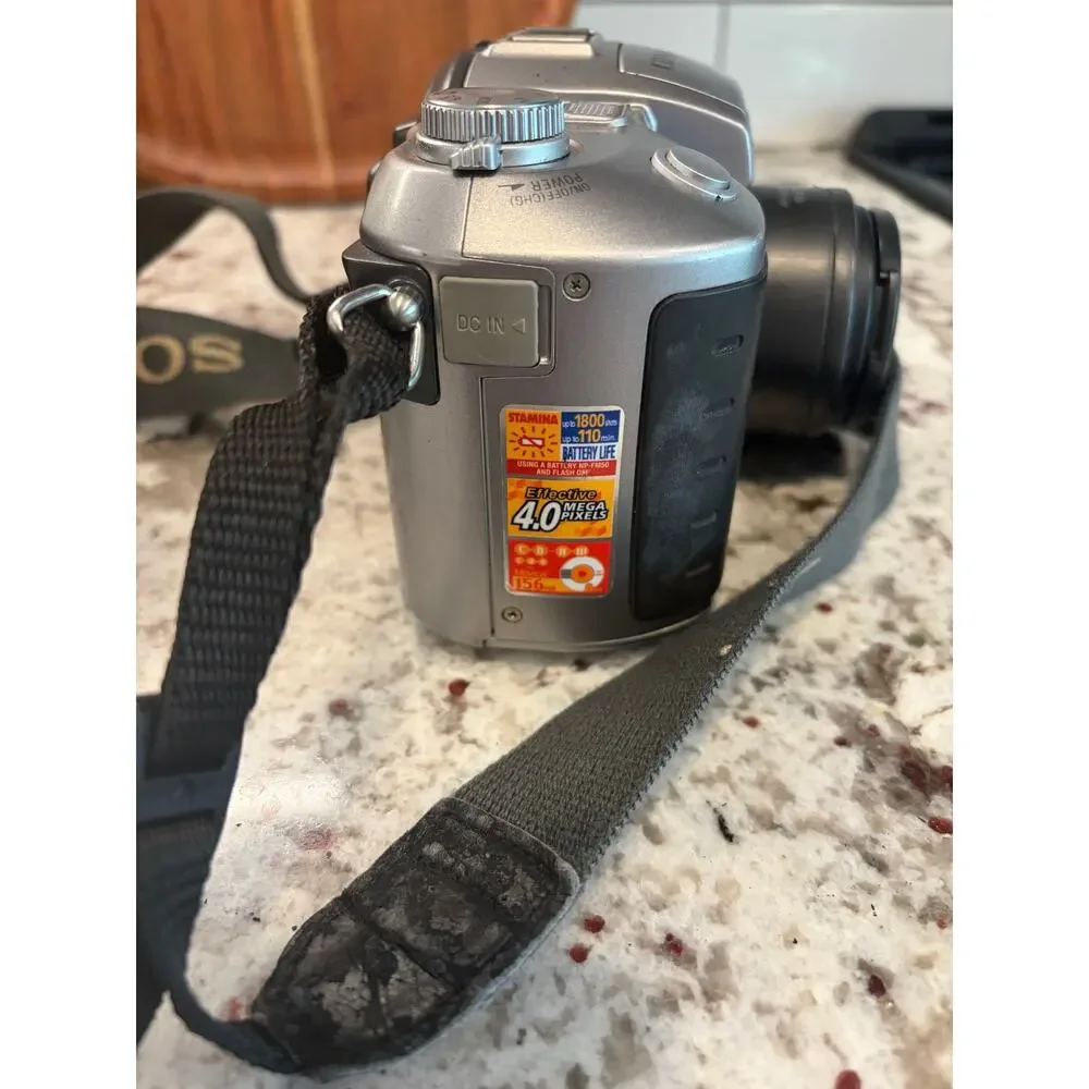 Sony CD Mavica Camera + Case & Strap Parts Only Preowned